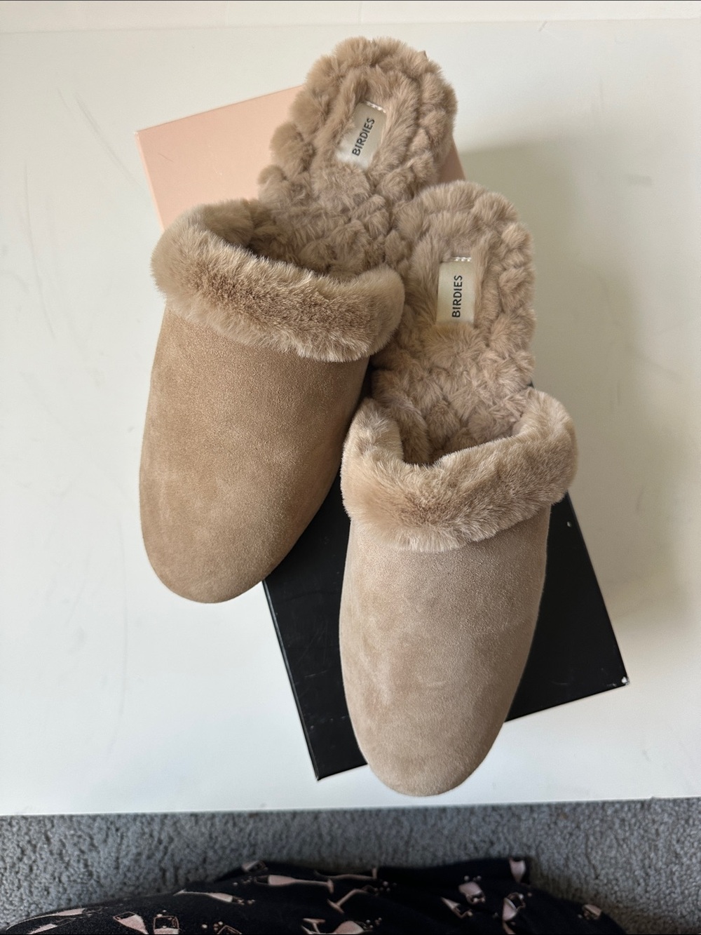 NWT - Birdies “the Songbird” Faux Fur-Lined Slip-On Mules in Biscotti Size 8